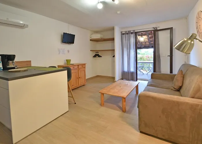 Du Maquis 2* Porto-Vecchio (Corsica)